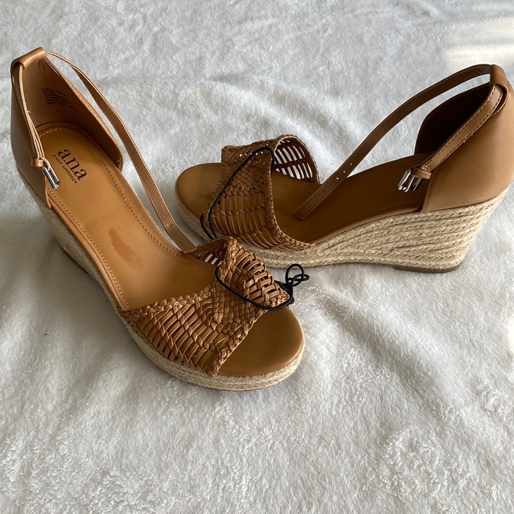 ana Size 11 platform sandals in tan NWOT